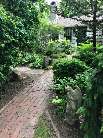 162 Rt. 6A, Yarmouth Port, MA 02675