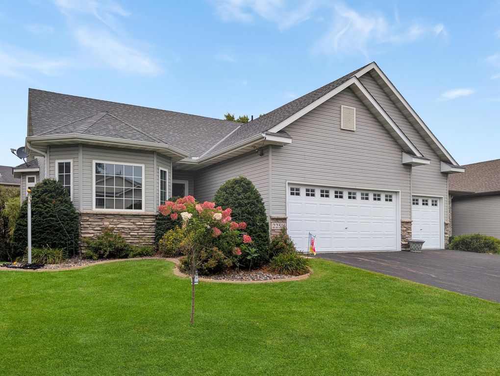 22516 Evergreen Circle, Forest Lake, MN 55025 — exterior