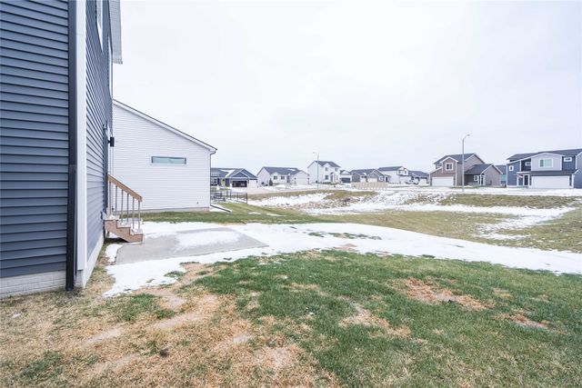 713 NE Oak Ridge Drive, Ankeny, IA 50021