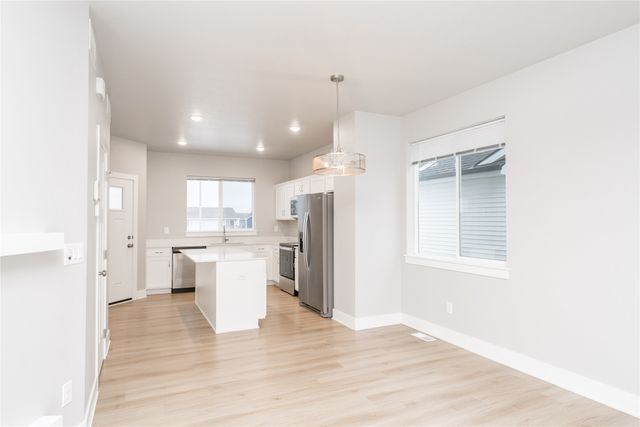 713 NE Oak Ridge Drive, Ankeny, IA 50021