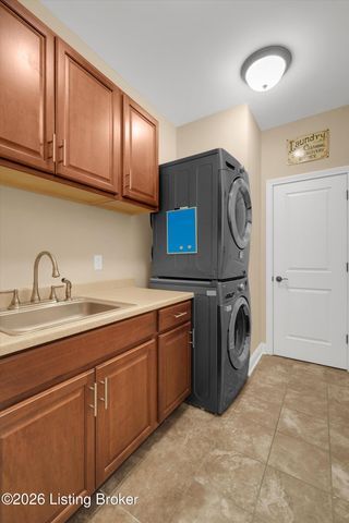 4813 Greenwood Ct, La Grange, KY 40031