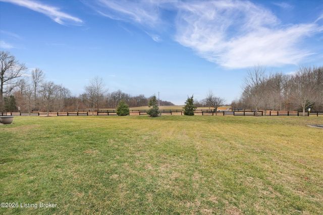 4813 Greenwood Ct, La Grange, KY 40031