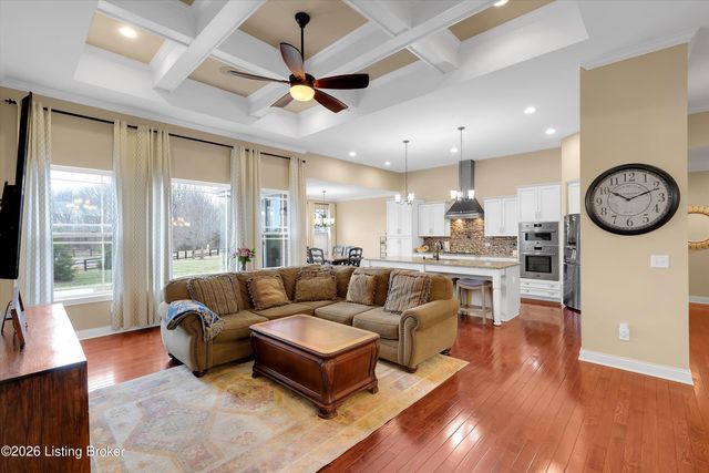 4813 Greenwood Ct, La Grange, KY 40031