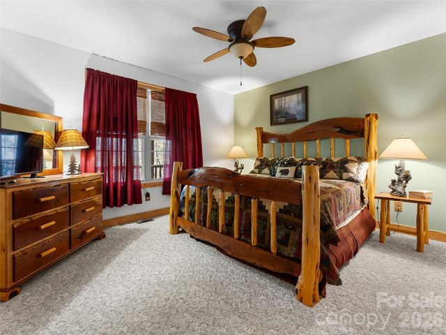 462 Deep Woods Lane, Saluda, NC 28773