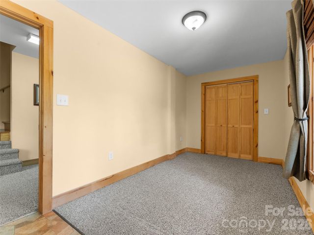 462 Deep Woods Lane, Saluda, NC 28773