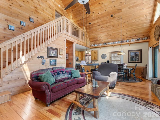 462 Deep Woods Lane, Saluda, NC 28773