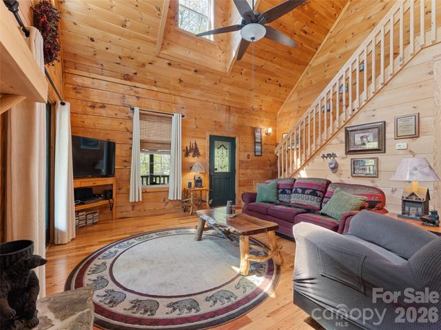 462 Deep Woods Lane, Saluda, NC 28773