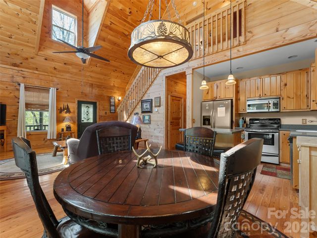 462 Deep Woods Lane, Saluda, NC 28773