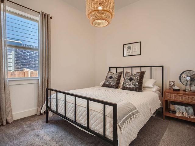 8005 Beacon Knob WAY, Austin, TX 78744