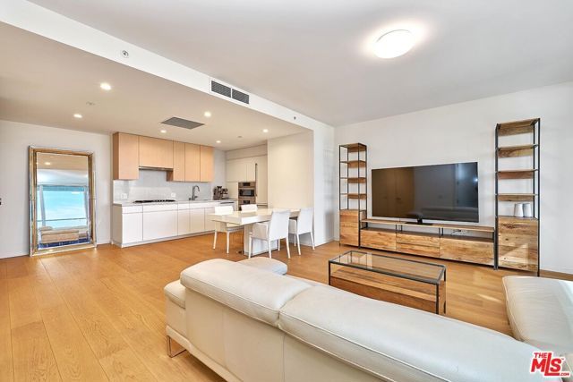 877 Francisco Street 1516, Los Angeles, CA 90017