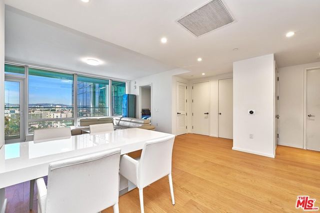 877 Francisco Street 1516, Los Angeles, CA 90017