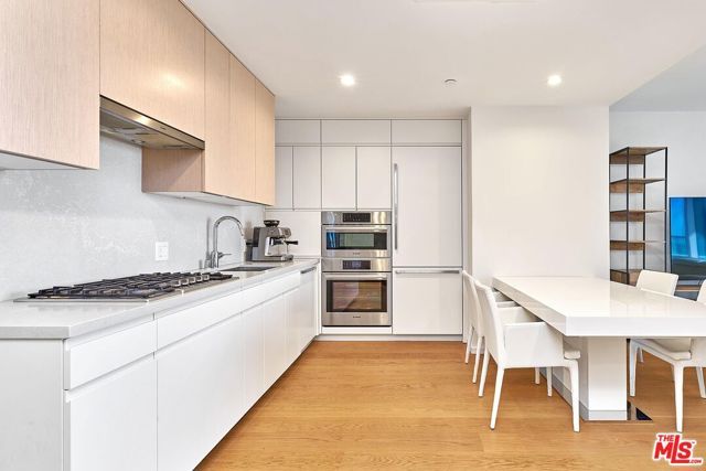 877 Francisco Street 1516, Los Angeles, CA 90017