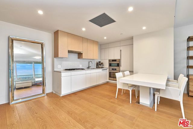 877 Francisco Street 1516, Los Angeles, CA 90017