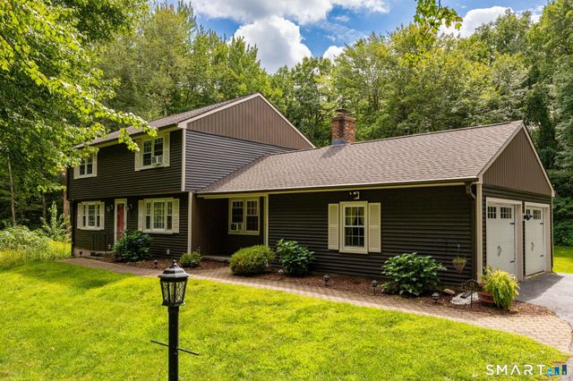 15 Village Lane, Burlington, CT 06013