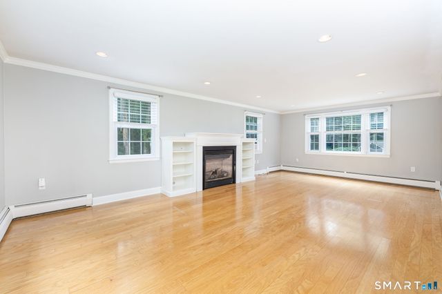 15 Village Lane, Burlington, CT 06013