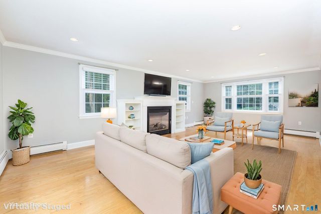 15 Village Lane, Burlington, CT 06013