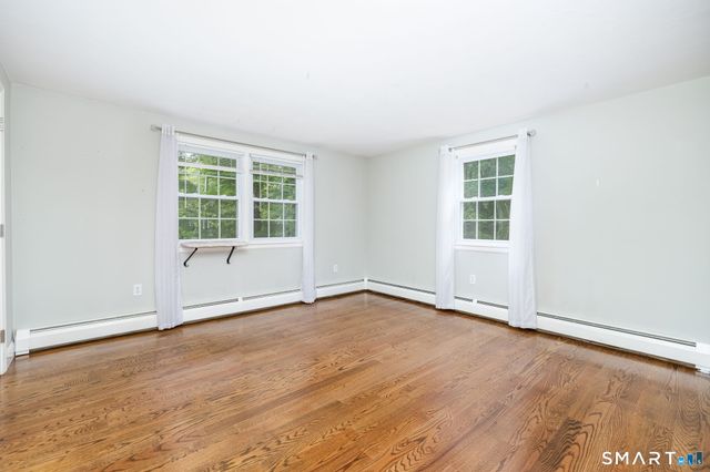 15 Village Lane, Burlington, CT 06013