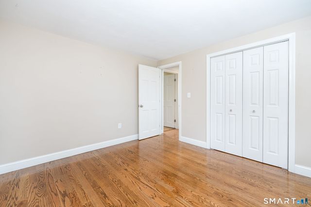 15 Village Lane, Burlington, CT 06013