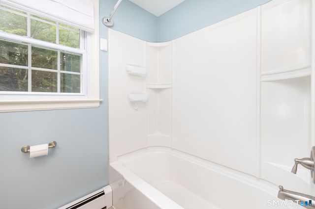 15 Village Lane, Burlington, CT 06013