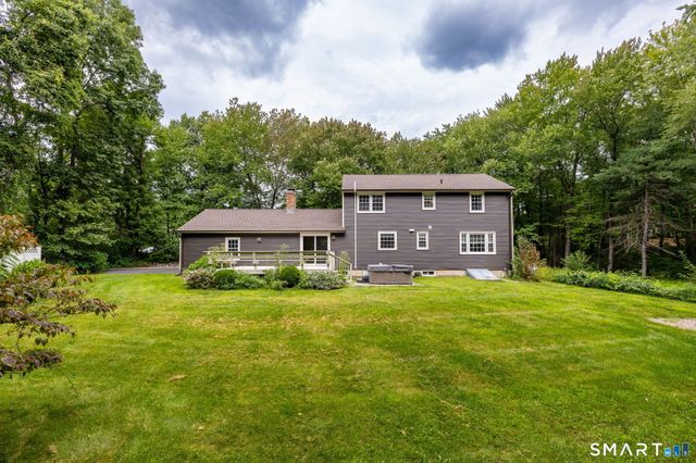 15 Village Lane, Burlington, CT 06013