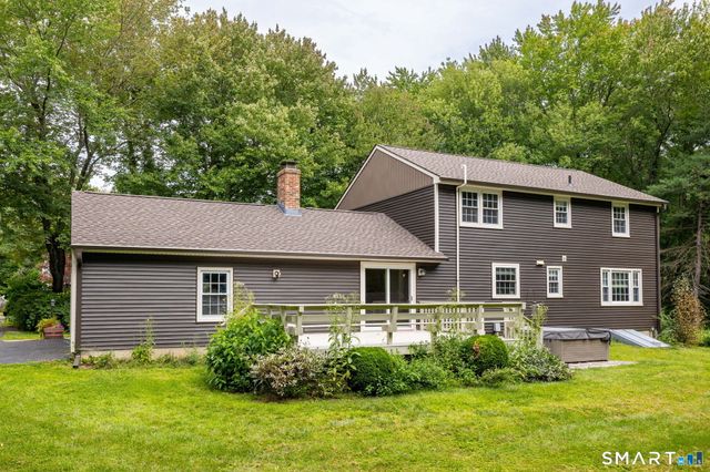 15 Village Lane, Burlington, CT 06013