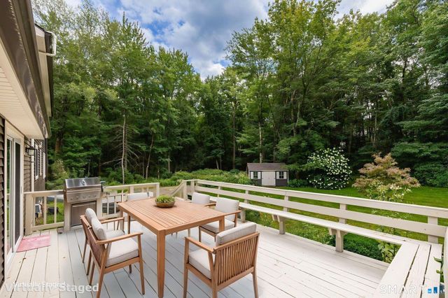 15 Village Lane, Burlington, CT 06013