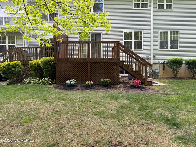 7 Harbor Bay Circle, Laurence Harbor, NJ 08879