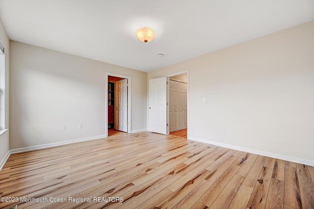 7 Harbor Bay Circle, Laurence Harbor, NJ 08879