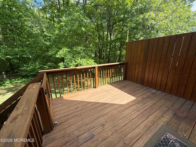 7 Harbor Bay Circle, Laurence Harbor, NJ 08879