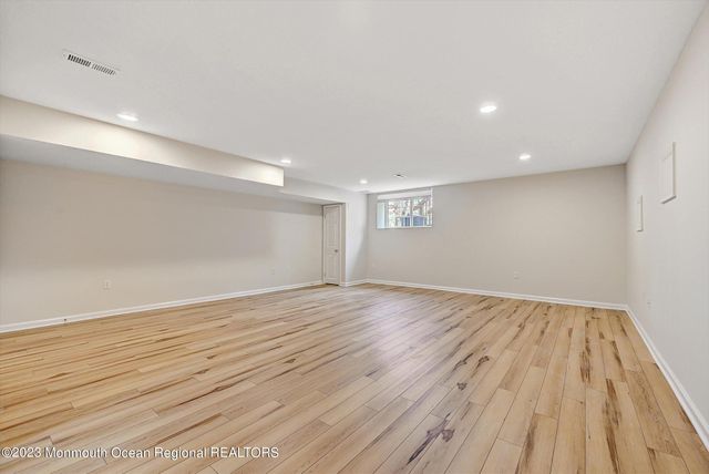 7 Harbor Bay Circle, Laurence Harbor, NJ 08879