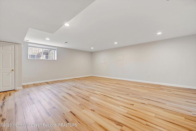 7 Harbor Bay Circle, Laurence Harbor, NJ 08879