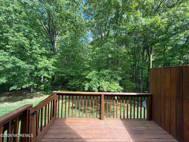 7 Harbor Bay Circle, Laurence Harbor, NJ 08879