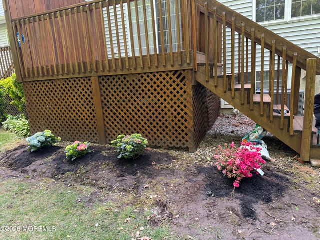 7 Harbor Bay Circle, Laurence Harbor, NJ 08879