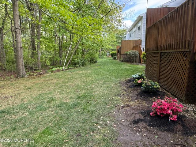 7 Harbor Bay Circle, Laurence Harbor, NJ 08879