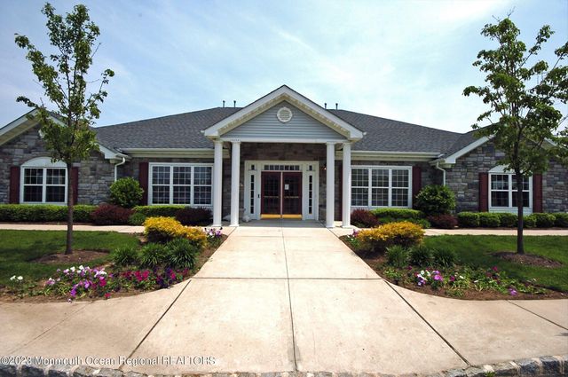 7 Harbor Bay Circle, Laurence Harbor, NJ 08879