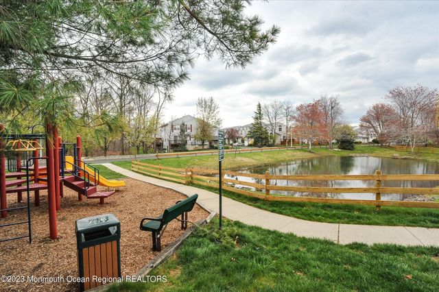 7 Harbor Bay Circle, Laurence Harbor, NJ 08879