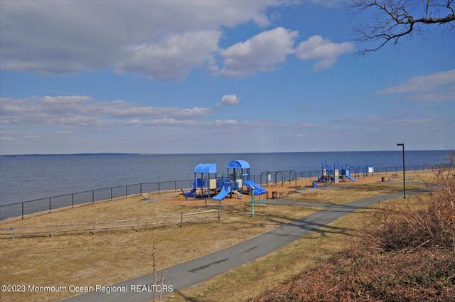 7 Harbor Bay Circle, Laurence Harbor, NJ 08879