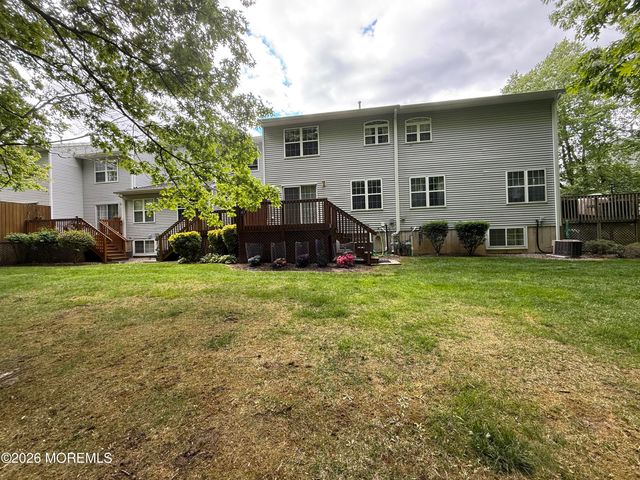 7 Harbor Bay Circle, Laurence Harbor, NJ 08879
