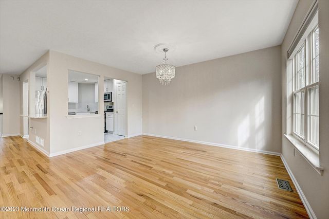 7 Harbor Bay Circle, Laurence Harbor, NJ 08879