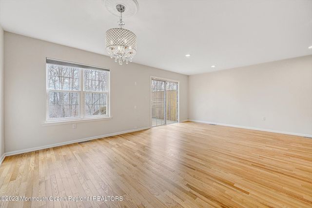 7 Harbor Bay Circle, Laurence Harbor, NJ 08879