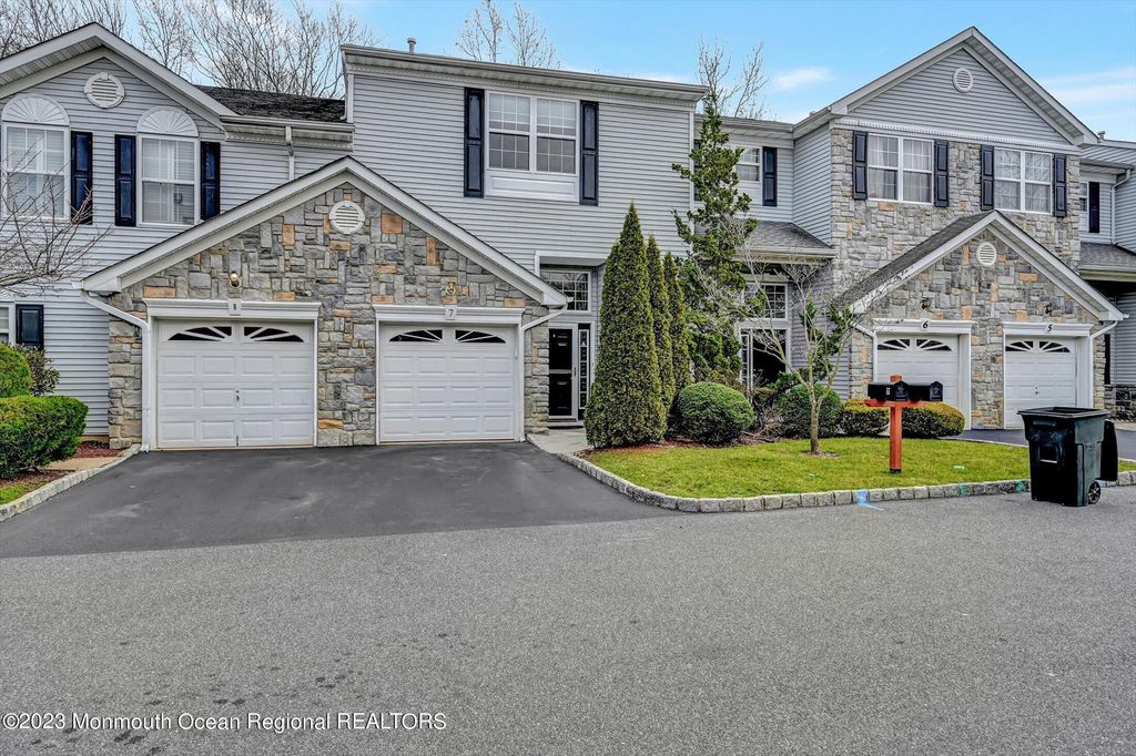 7 Harbor Bay Circle, Laurence Harbor, NJ 08879