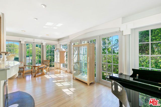 1350 Belfast Drive, Los Angeles, CA 90069