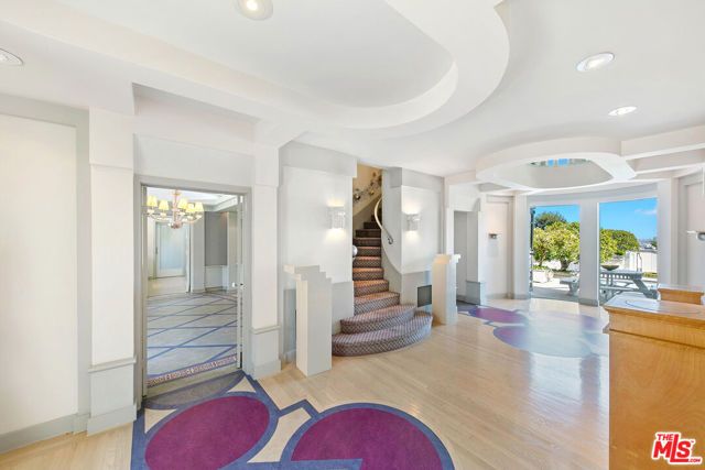 1350 Belfast Drive, Los Angeles, CA 90069