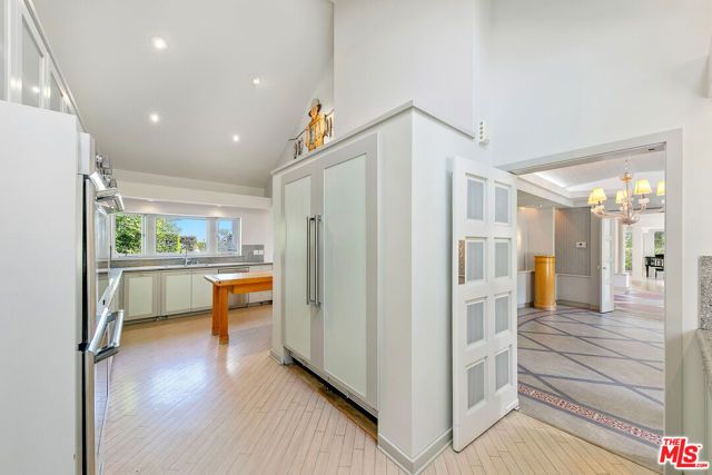 1350 Belfast Drive, Los Angeles, CA 90069