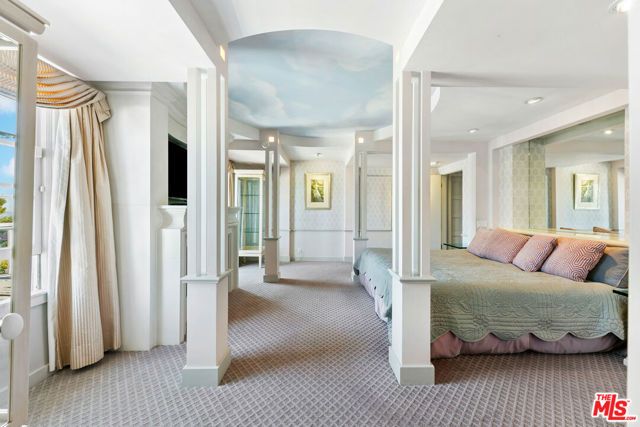 1350 Belfast Drive, Los Angeles, CA 90069