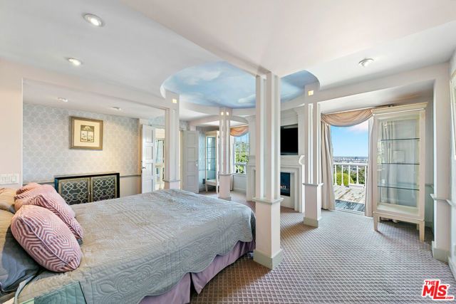 1350 Belfast Drive, Los Angeles, CA 90069