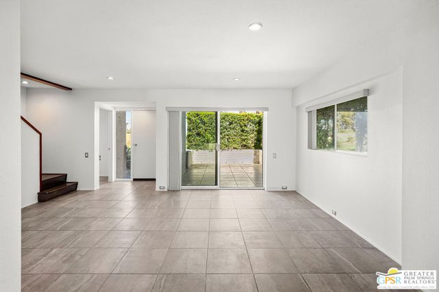 2530 N Whitewater Club Drive B, Palm Springs, CA 92262