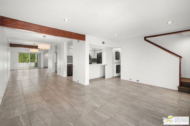 2530 N Whitewater Club Drive B, Palm Springs, CA 92262