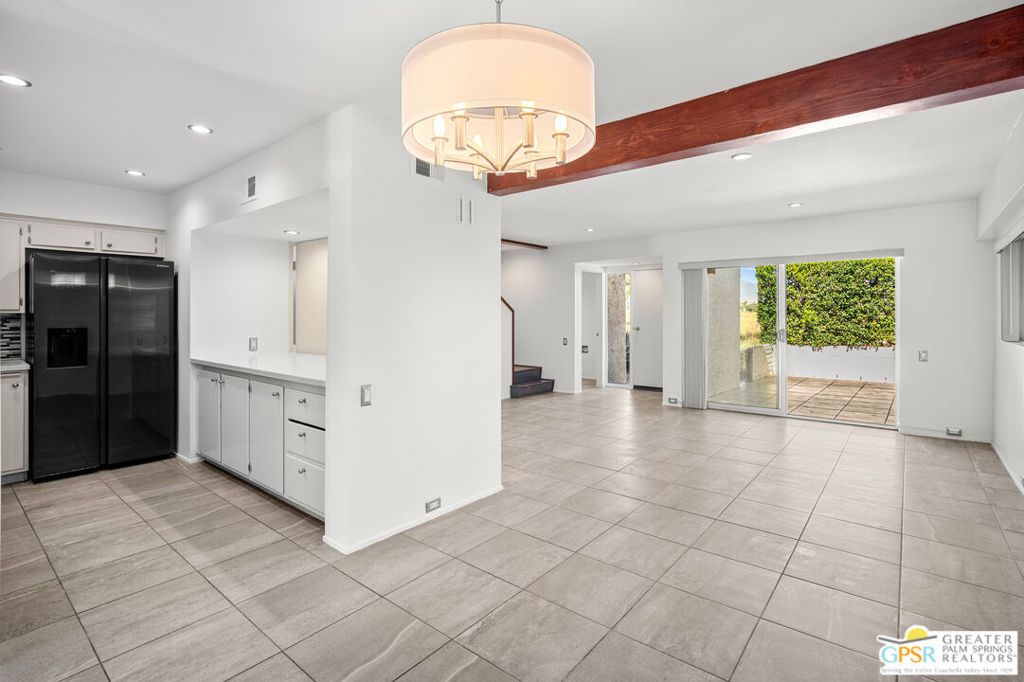 Image 12 of property listing at 2530 N Whitewater Club Drive B, Palm Springs, CA 92262