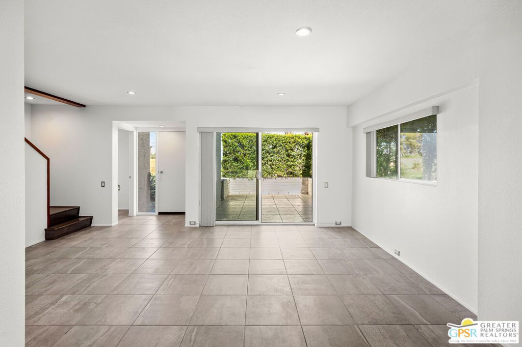 Image 13 of property listing at 2530 N Whitewater Club Drive B, Palm Springs, CA 92262